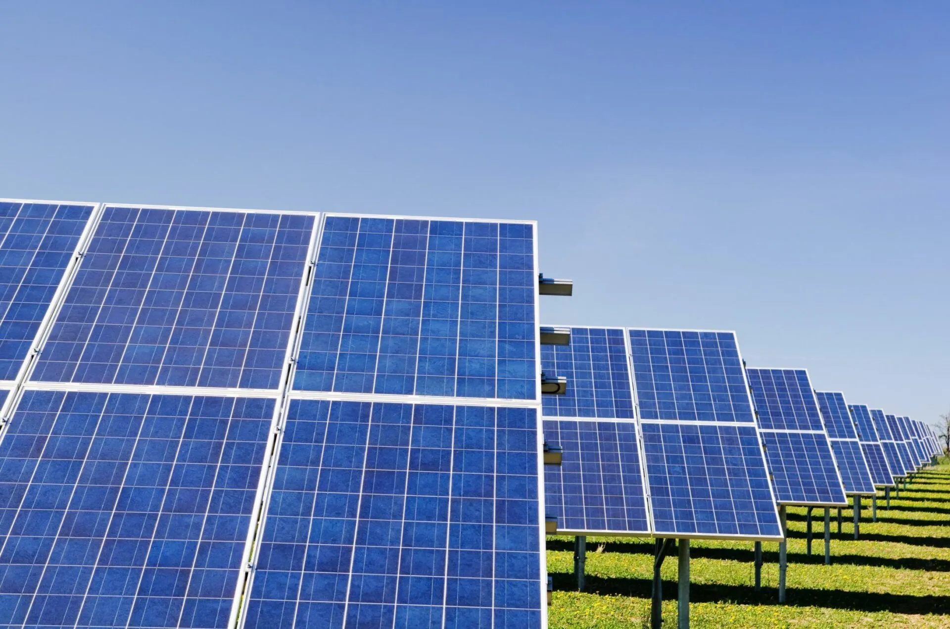 How You Can Select the Best Battery for Your Solar Energy System
