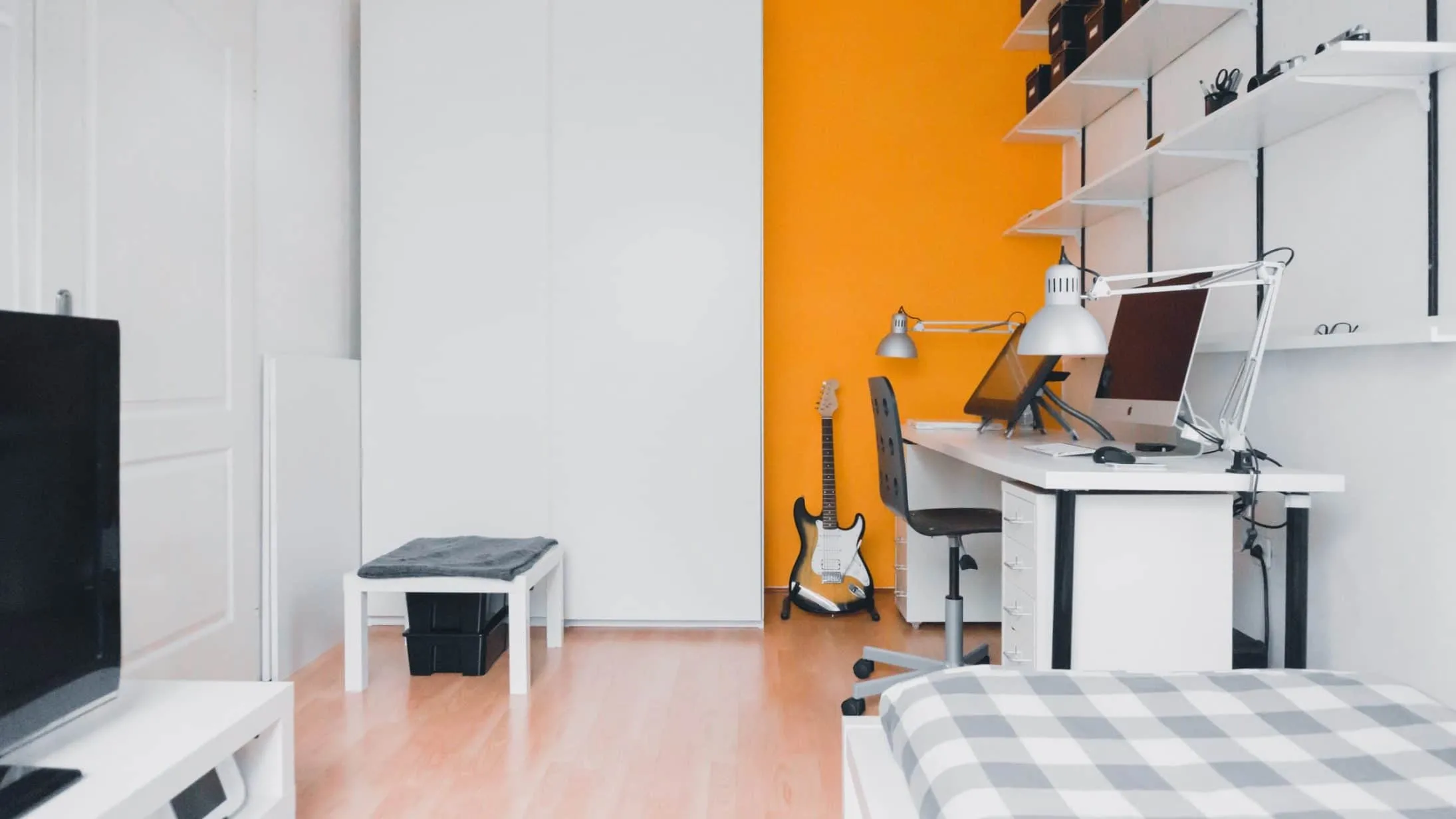 How to Create an Ideal Bedroom for the Student in Your Household
