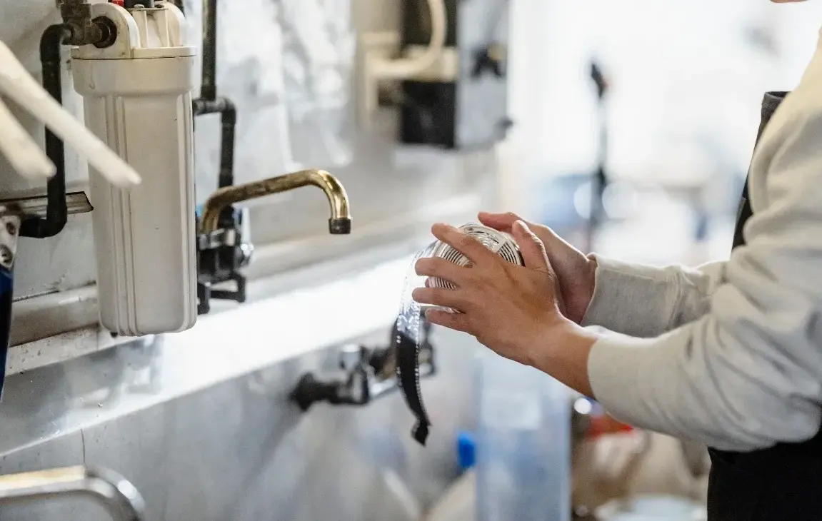 6 Plumbing Problems You Should Let The Pros Handle