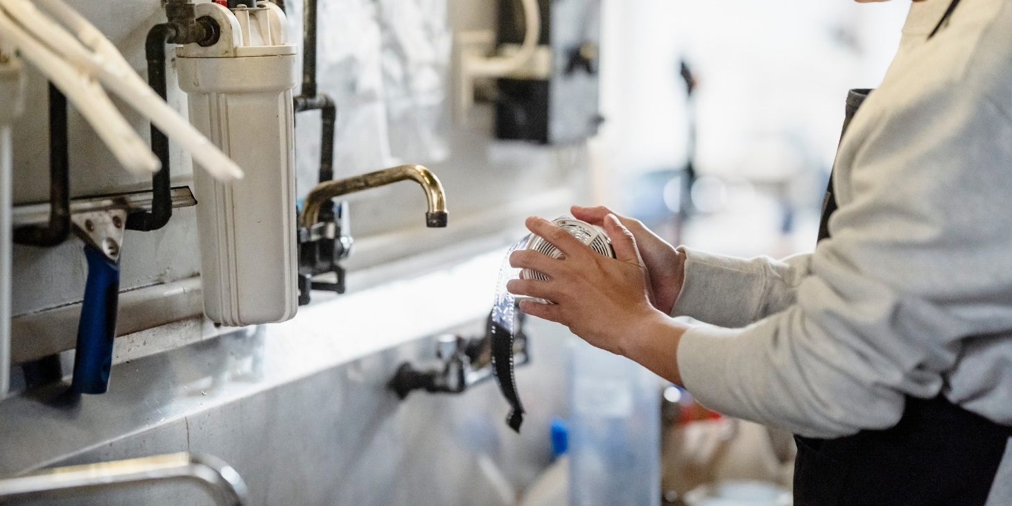 6 Plumbing Problems You Should Let The Pros Handle