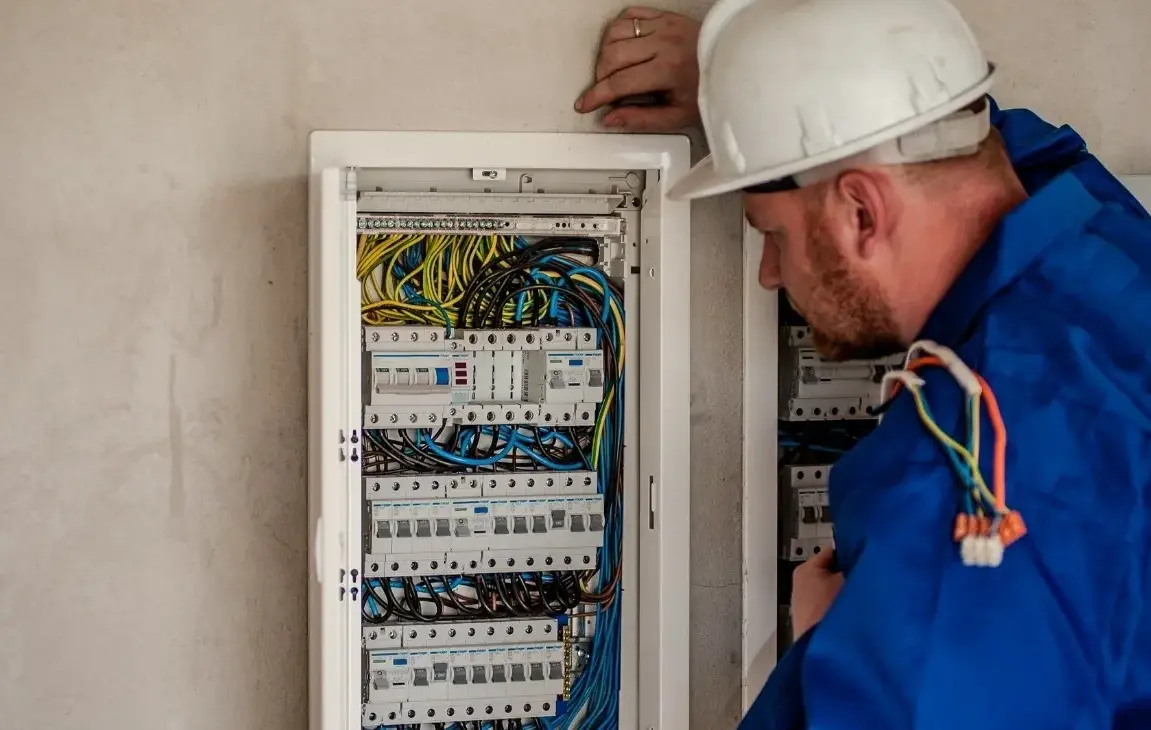 Professional Electrician Services In Dover, Ma