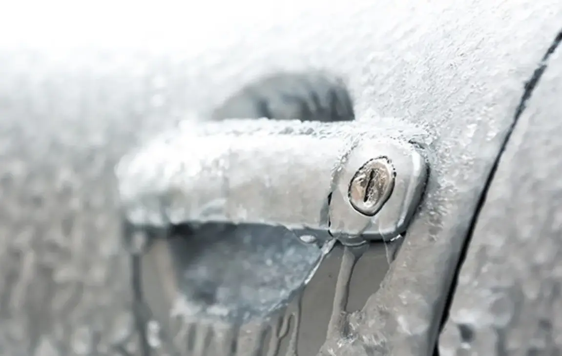 How Locksmith Open The Frozen Car Door?