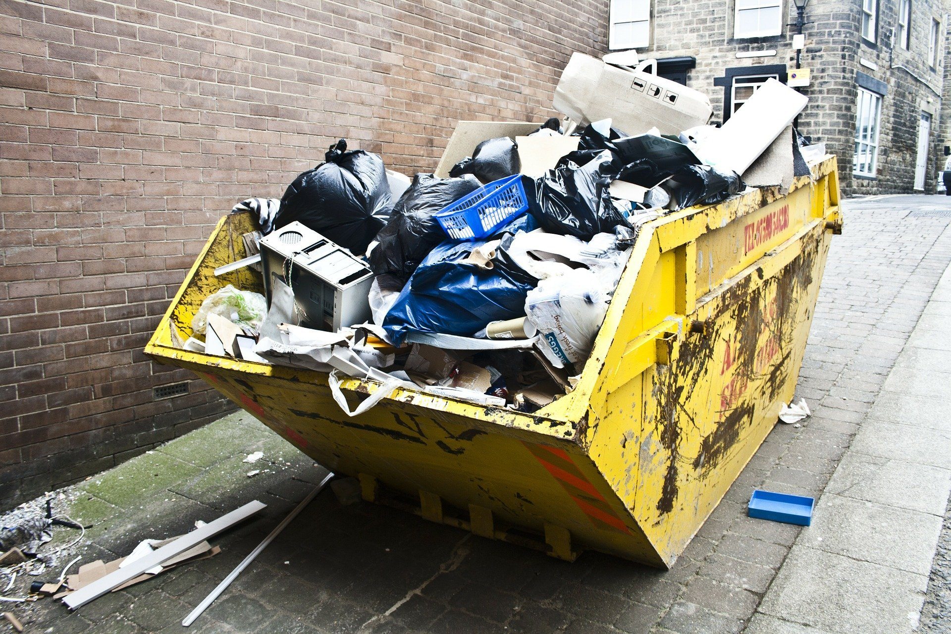 How To Properly Get Rid Of Waste And Junk From Your House