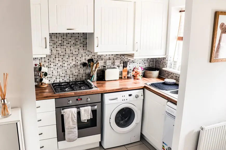 How To Properly Deal With A Small Kitchen Space: Clever Ideas