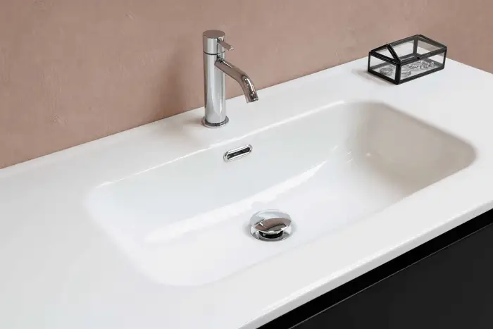 3 Surprisingly Natural Ways to Keep Your Sinks Clean and Unblocked