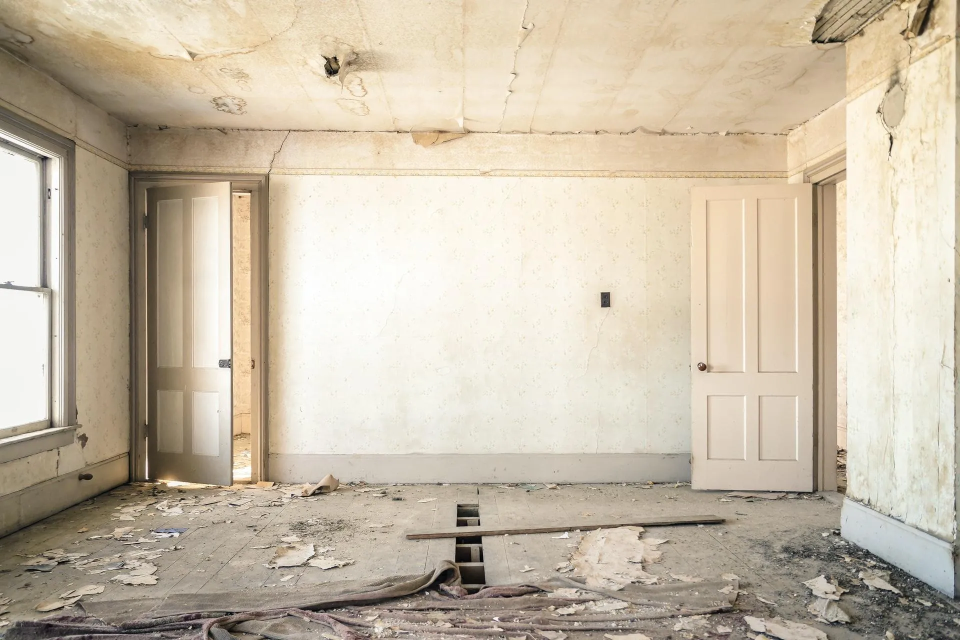 Smoke Alarms and Carbon Monoxide Detectors