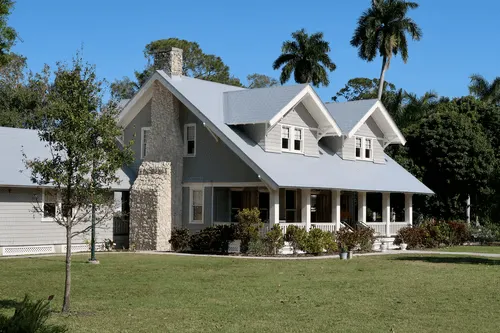 Fixing Around the House: When Should You Call a Professional?