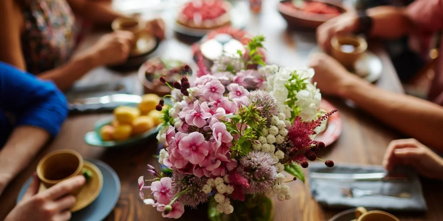 Buy Fresh Flowers Instead of Artificial Ones