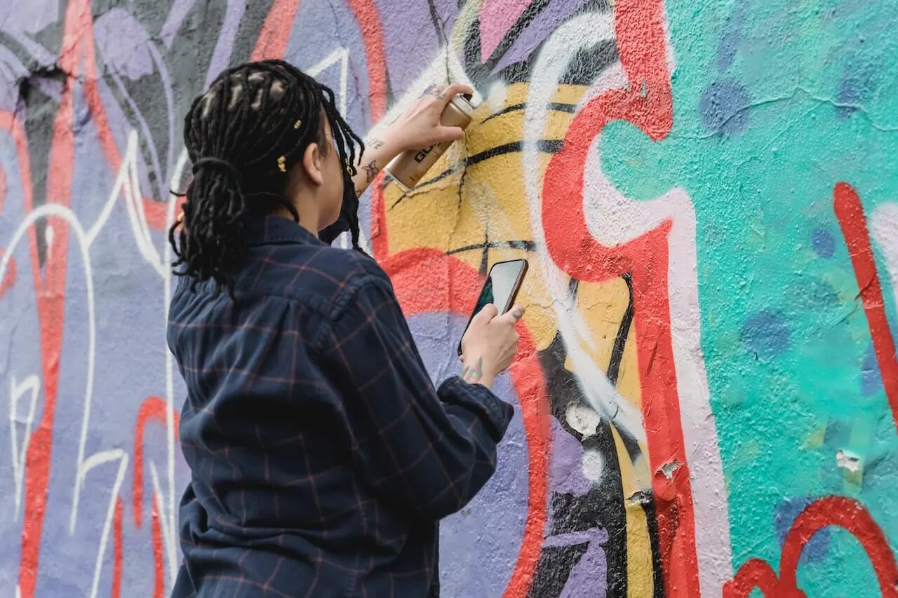 How to apply Spray paint