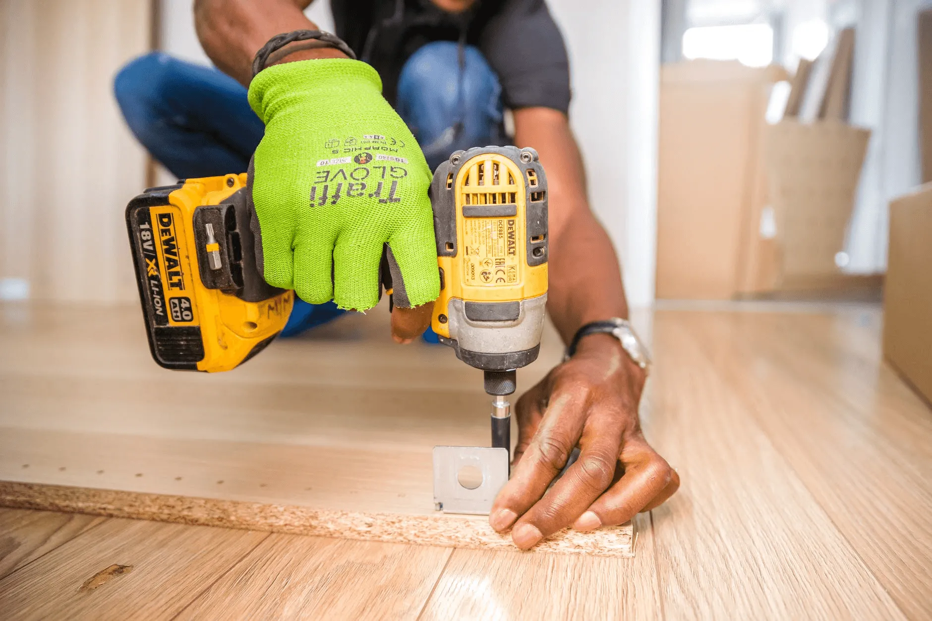 How to Effectively Remove Floors When Renovating Your Home From the Scratch