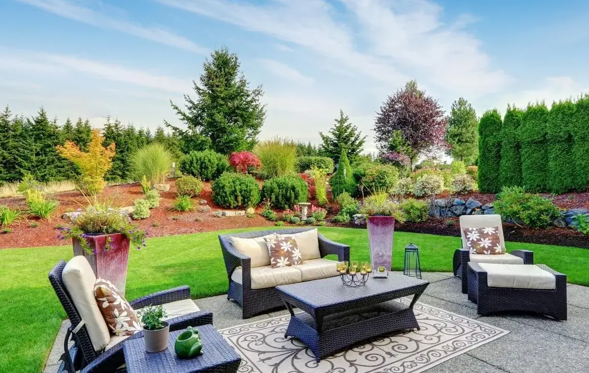 How To Make a Perfect Backyard Hangout Area