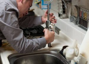 Repairing minor plumbing problems on your own