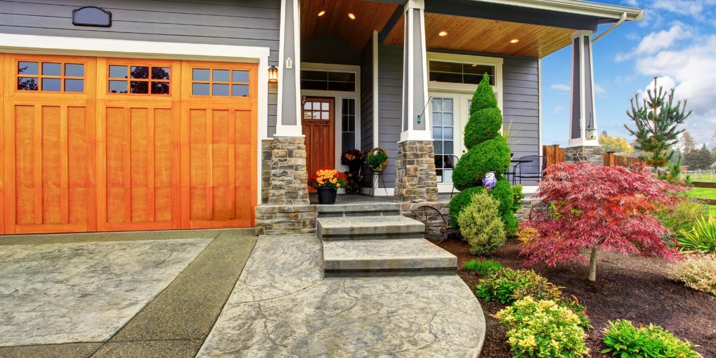 7 Effective Ways to Improve the Curb Appeal of a Home