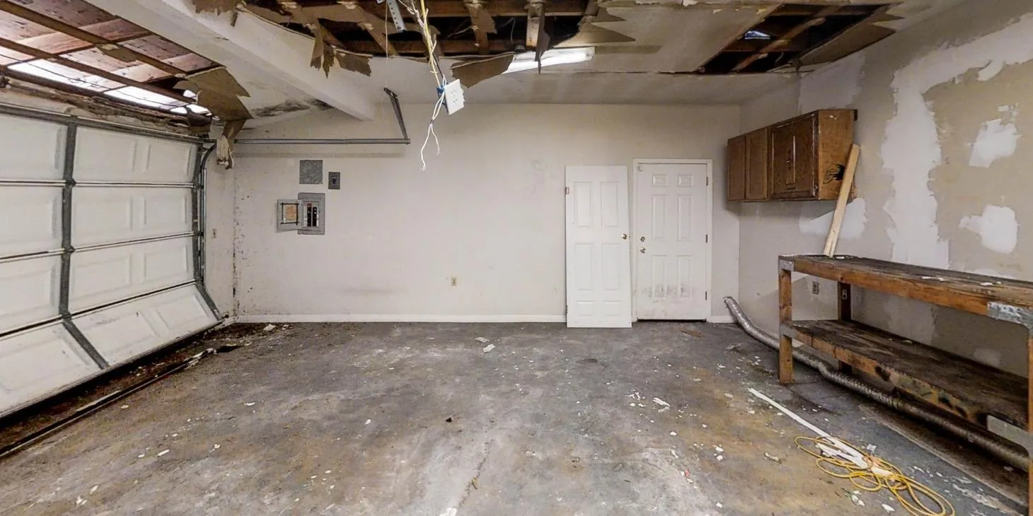 Easy Garage Door Repair Tips to Help You Save Money