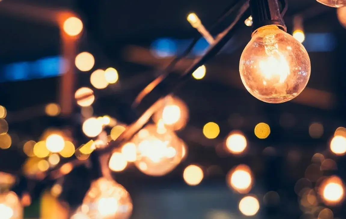 5 Benefits of Outdoor Holiday Lighting