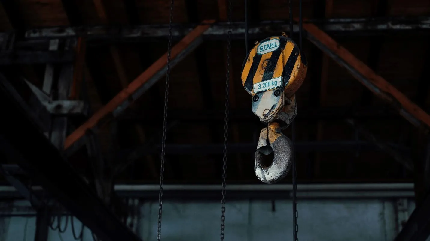 Uses of an Electric Hoist