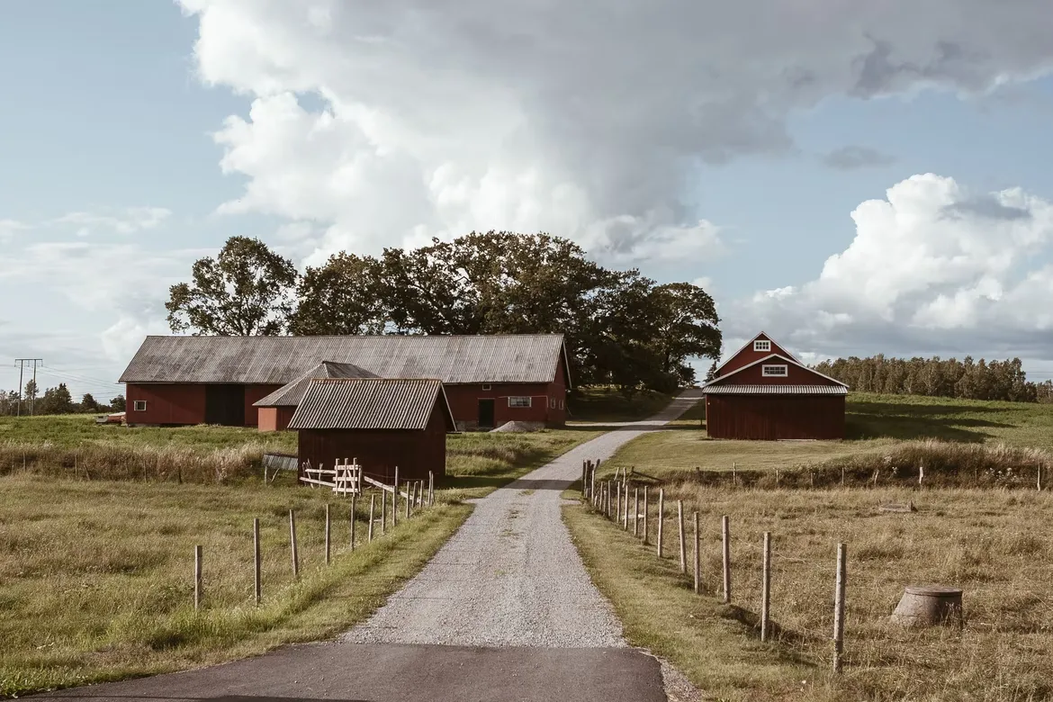 5 Things to Consider When You Stay at Your Old Farm House