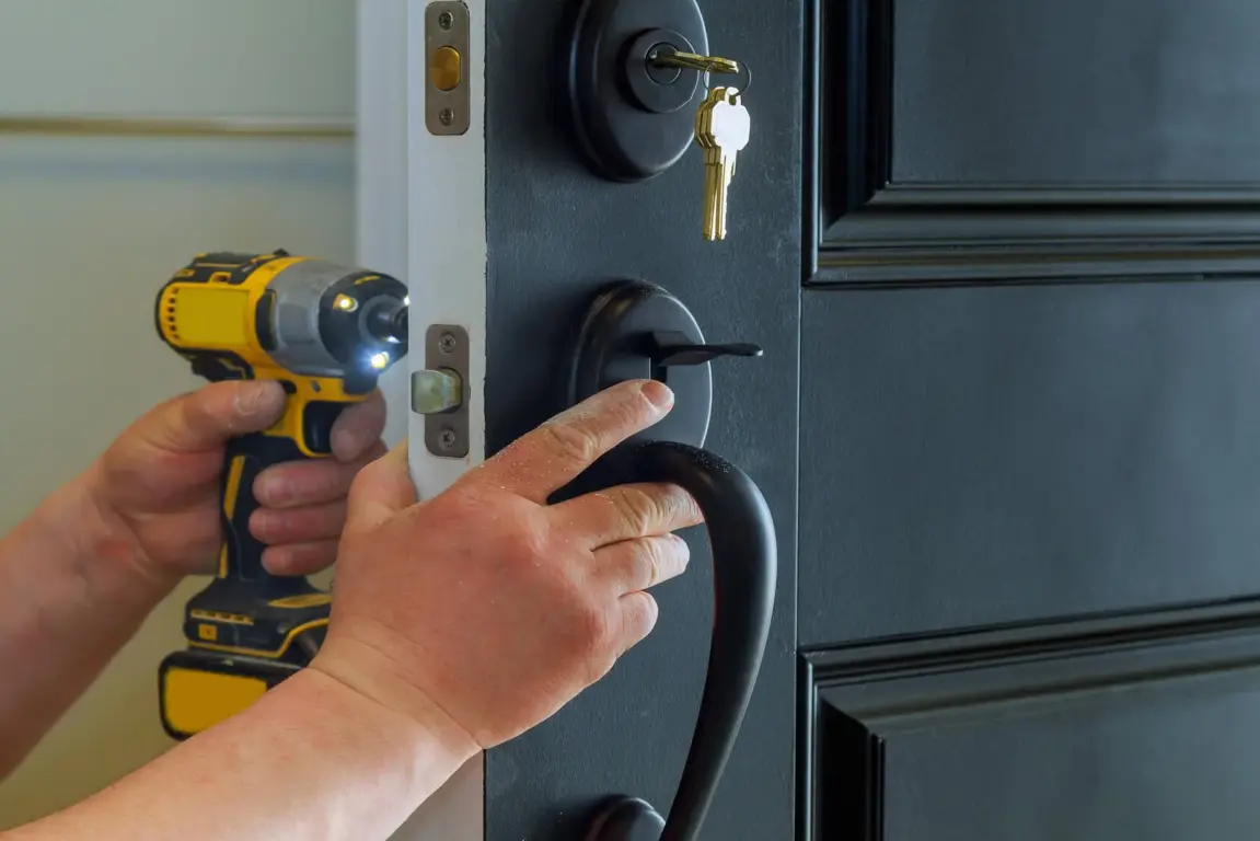 Locked Out Of House? 6 Reasons To Call A Locksmith