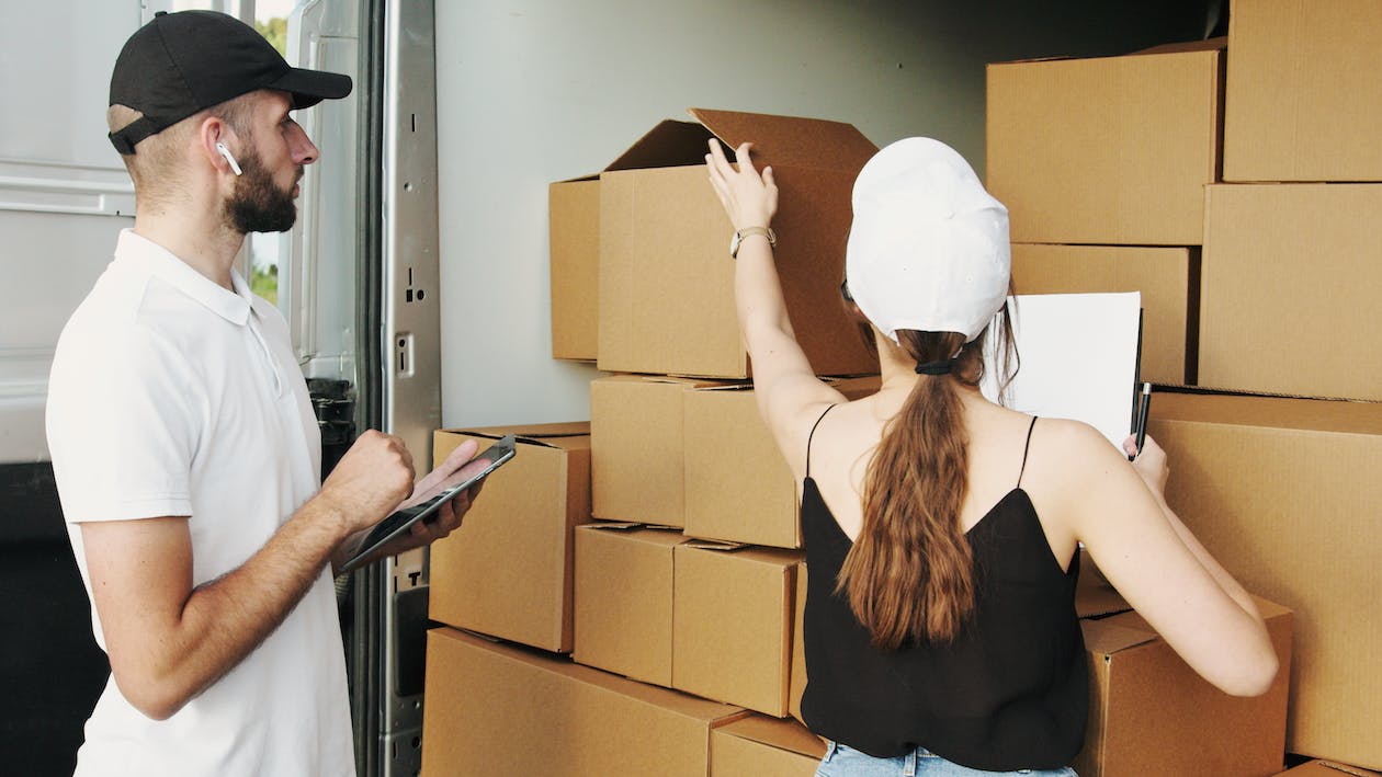5 Reasons Why Hiring Movers Is a Smart Decision