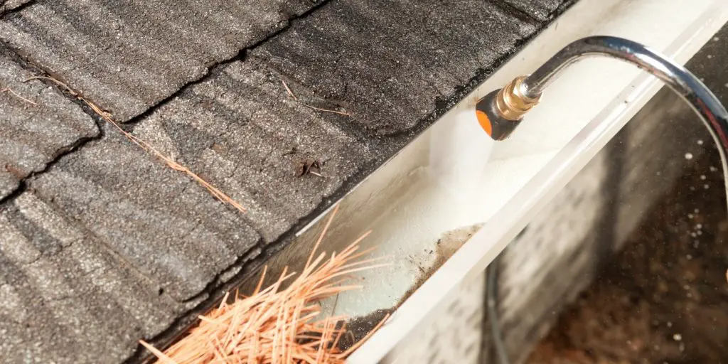 The Case for Hiring a Professional to Pressure Wash Your Roof
