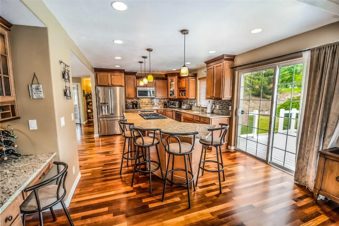 Top 8 Benefits of Hardwood Flooring