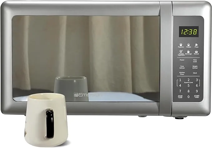 Emerson Compact Countertop Microwave Oven